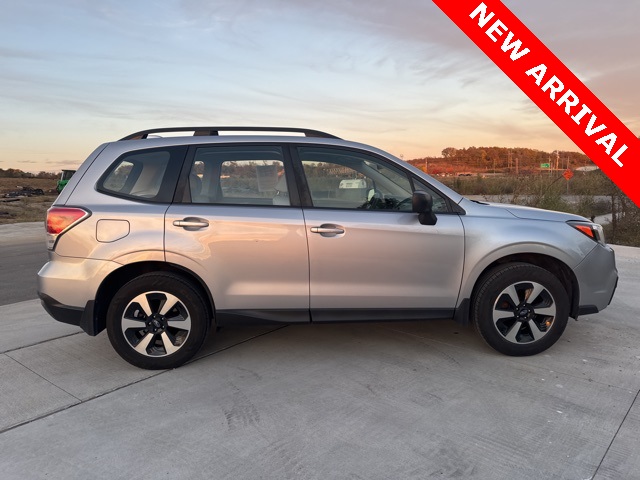 2017 Subaru Forester 2.5i photo 2