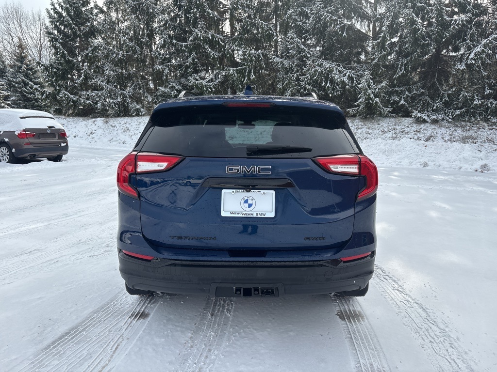 2022 Gmc Terrain SLT photo 2