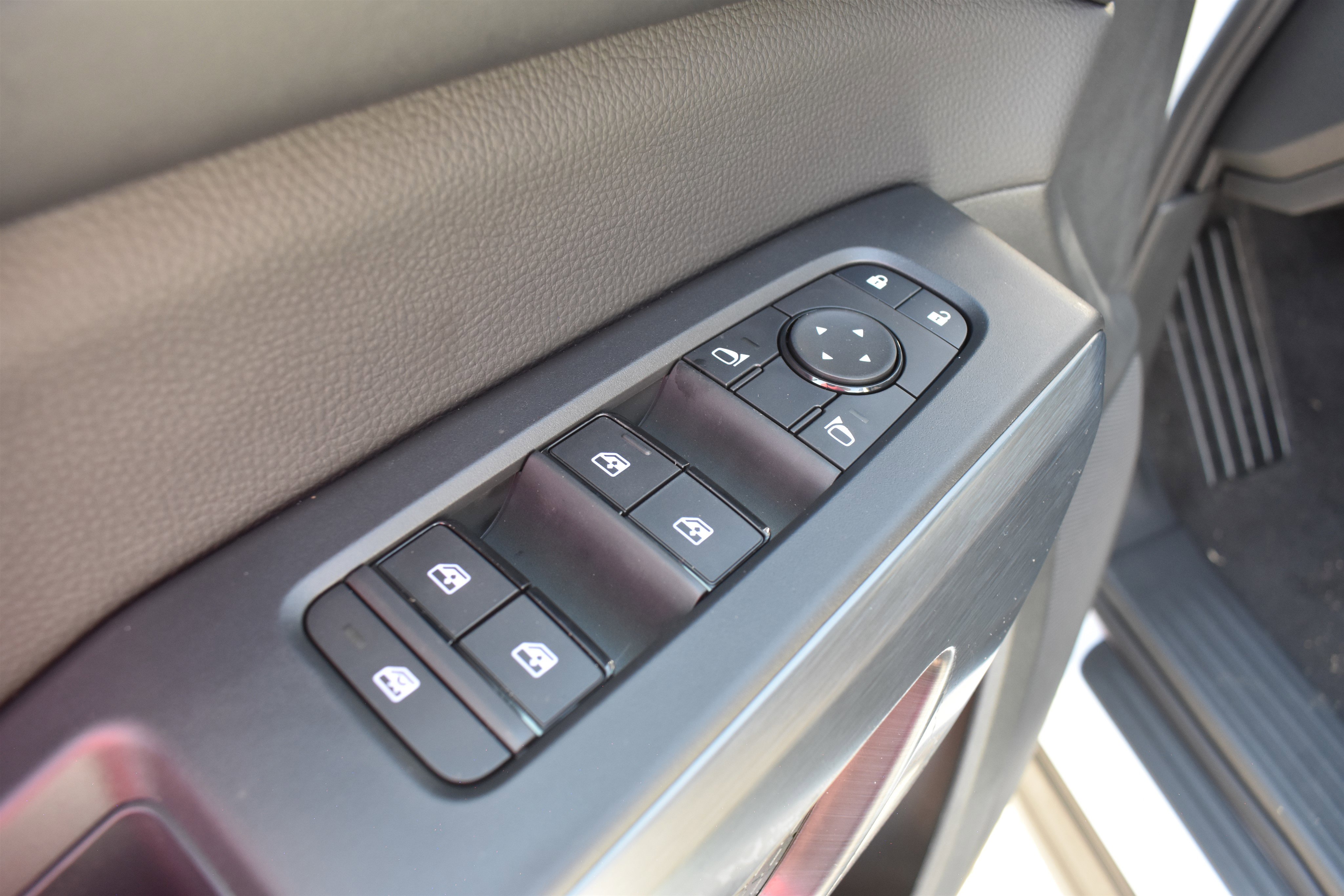2025 Nissan Pathfinder Rock Creek photo 5