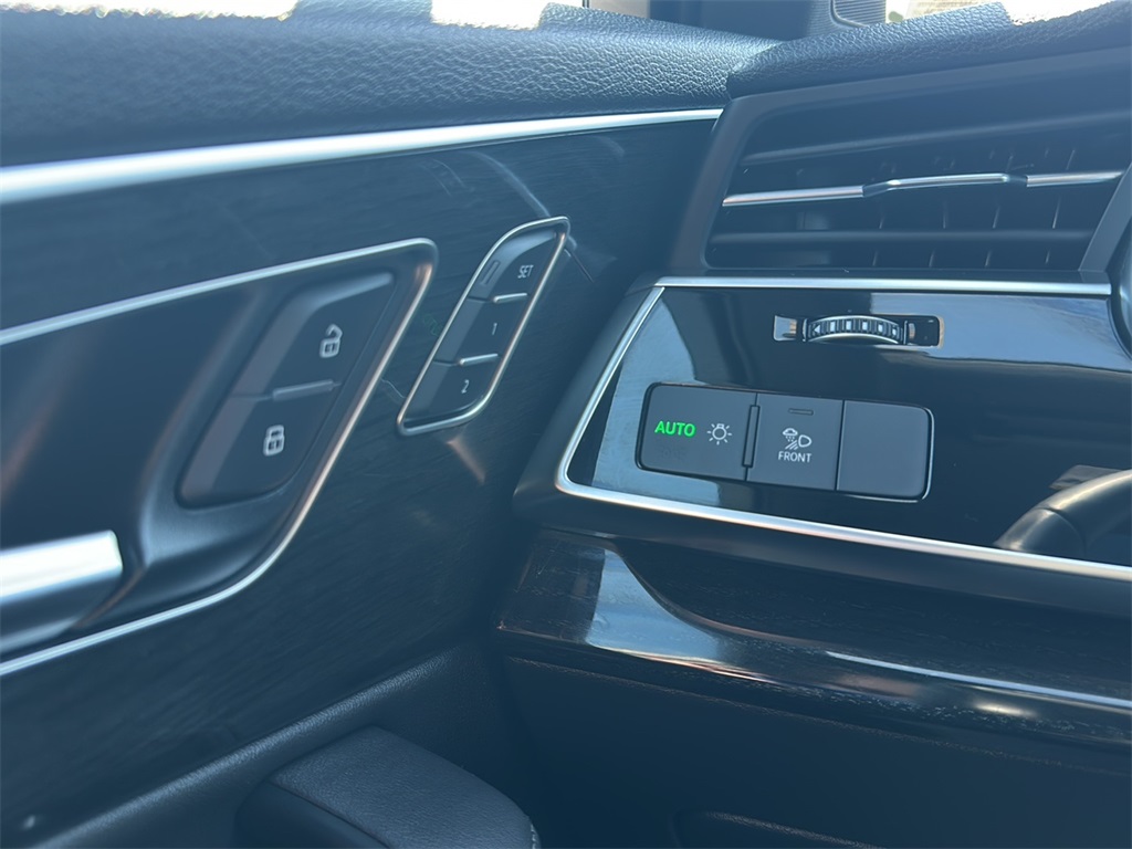 2024 Audi Q7 45 Premium Plus photo 18