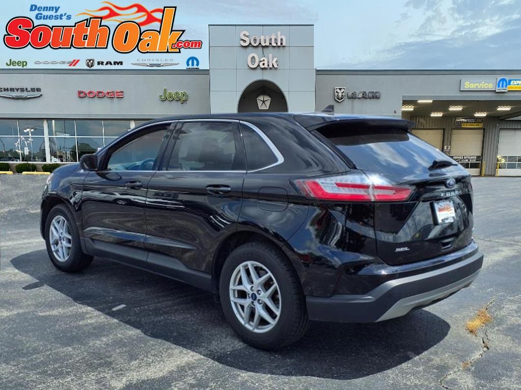 2022 Ford Edge SEL photo 4