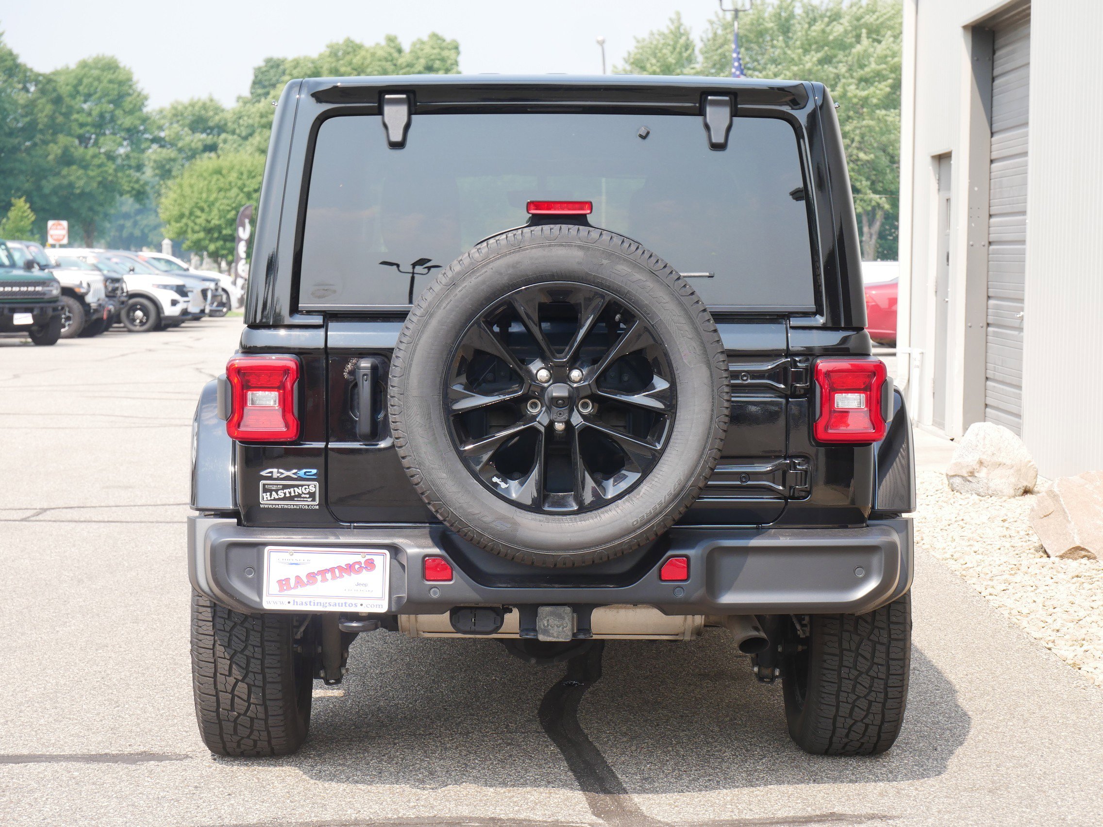 2021 Jeep Wrangler 4xe Unlimited Sahara photo 4