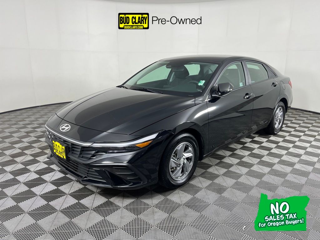 2024 Hyundai Elantra SE's photo