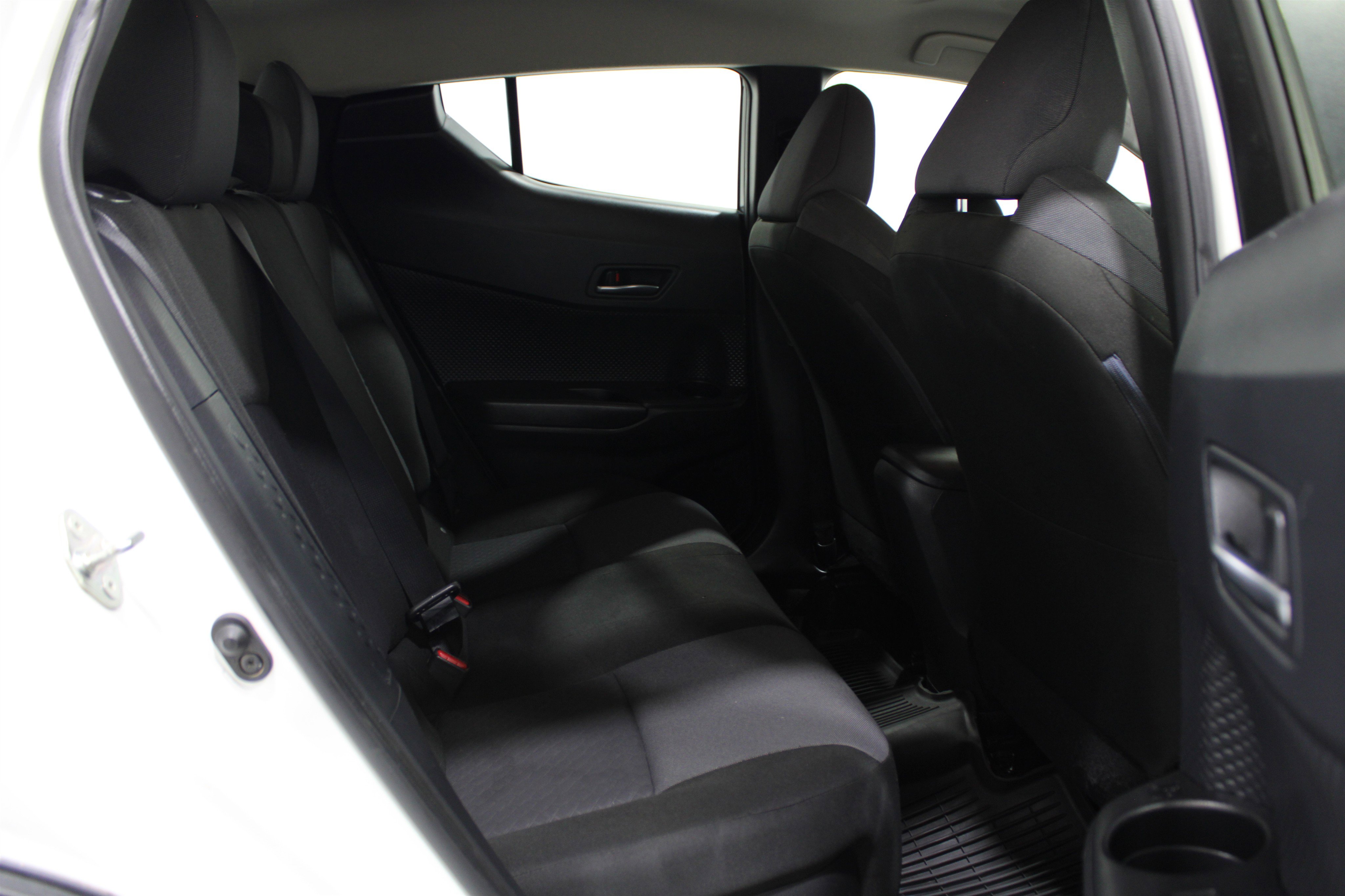2020 Toyota C-HR LE photo 20