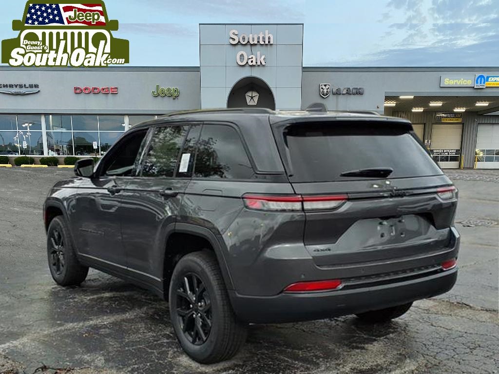 2025 Jeep Grand Cherokee Altitude X photo 3