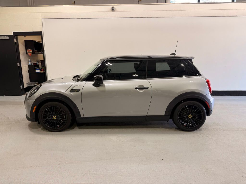 Used 2024 MINI Hardtop 2 Door SE with VIN WMW13DJ00R2V25172 for sale in Golden Valley, Minnesota