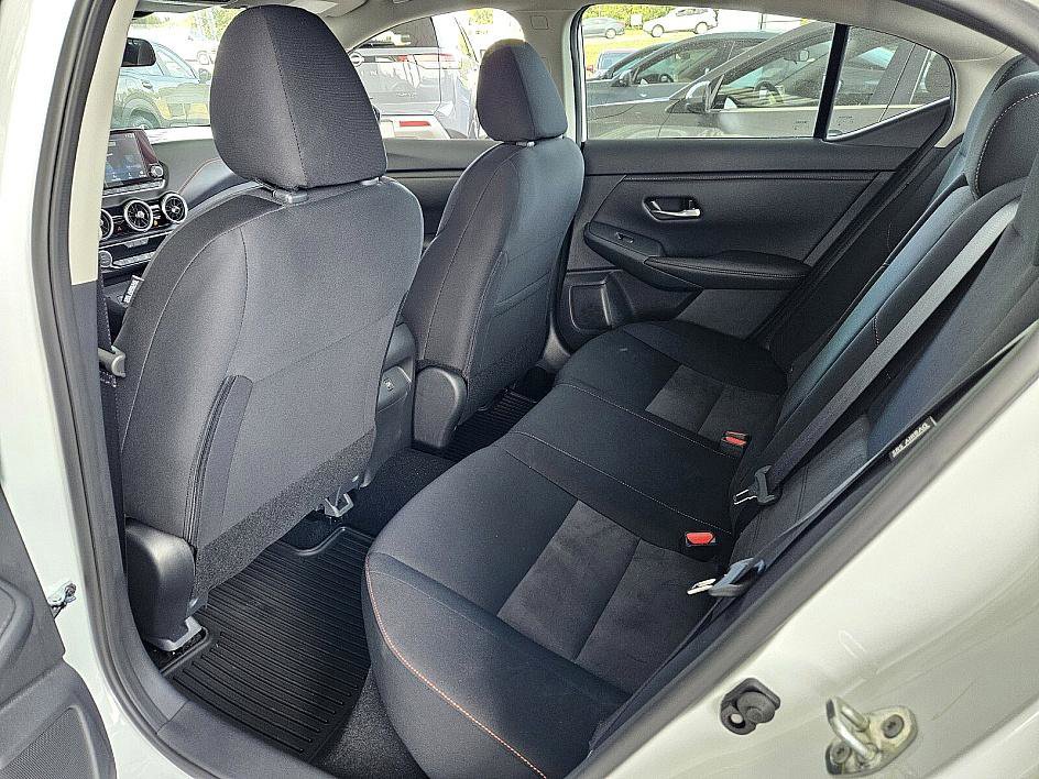 2025 Nissan Sentra SR photo 8