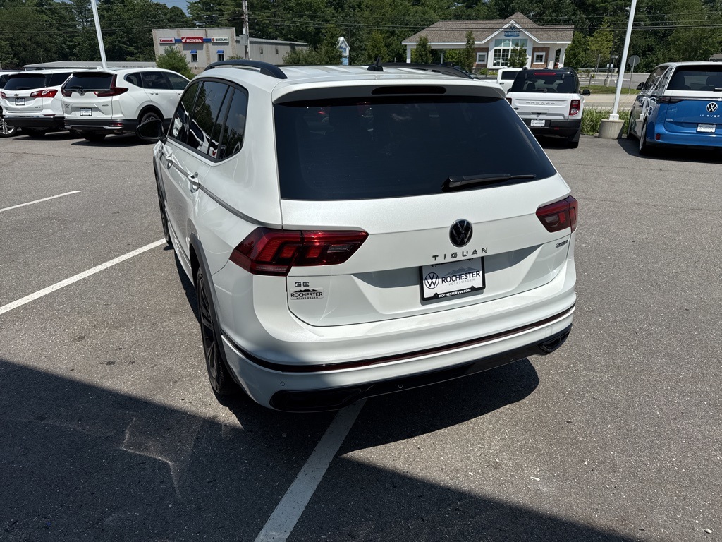 2024 Volkswagen Tiguan SE R-Line Black photo 4