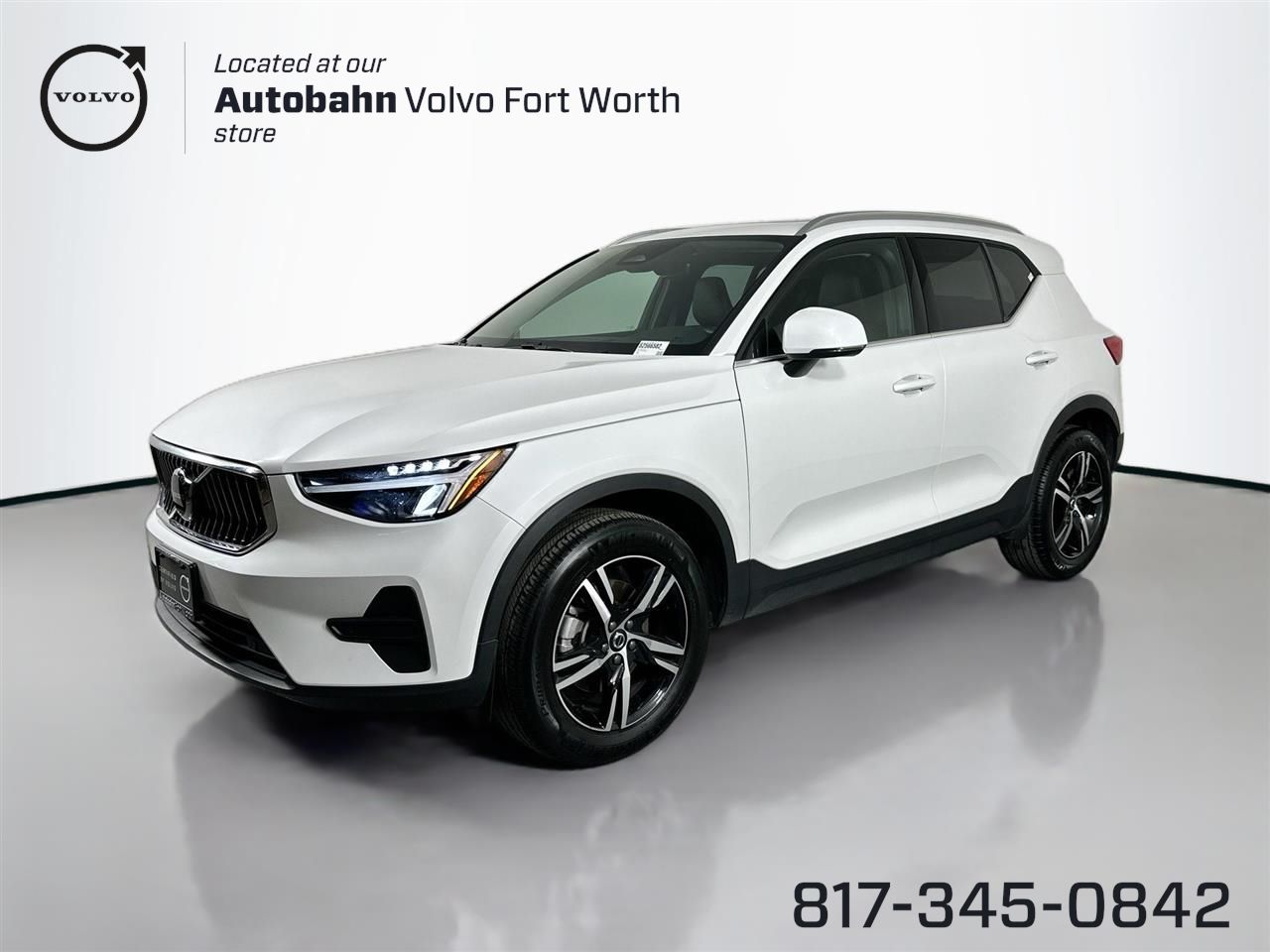 2025 Volvo XC40 Core