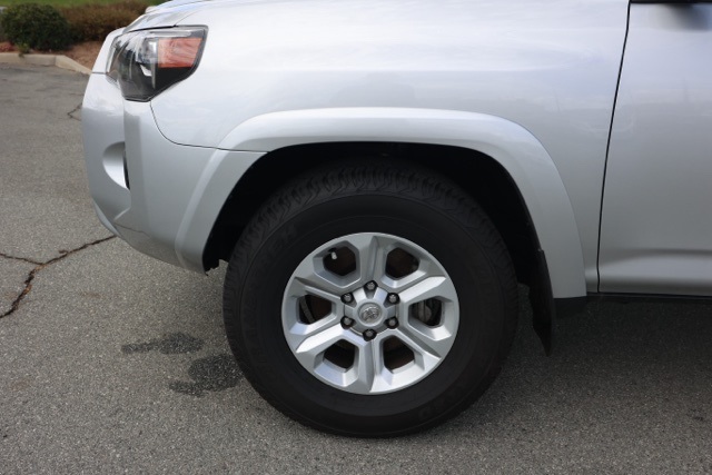 2024 Toyota 4Runner SR5 photo 10