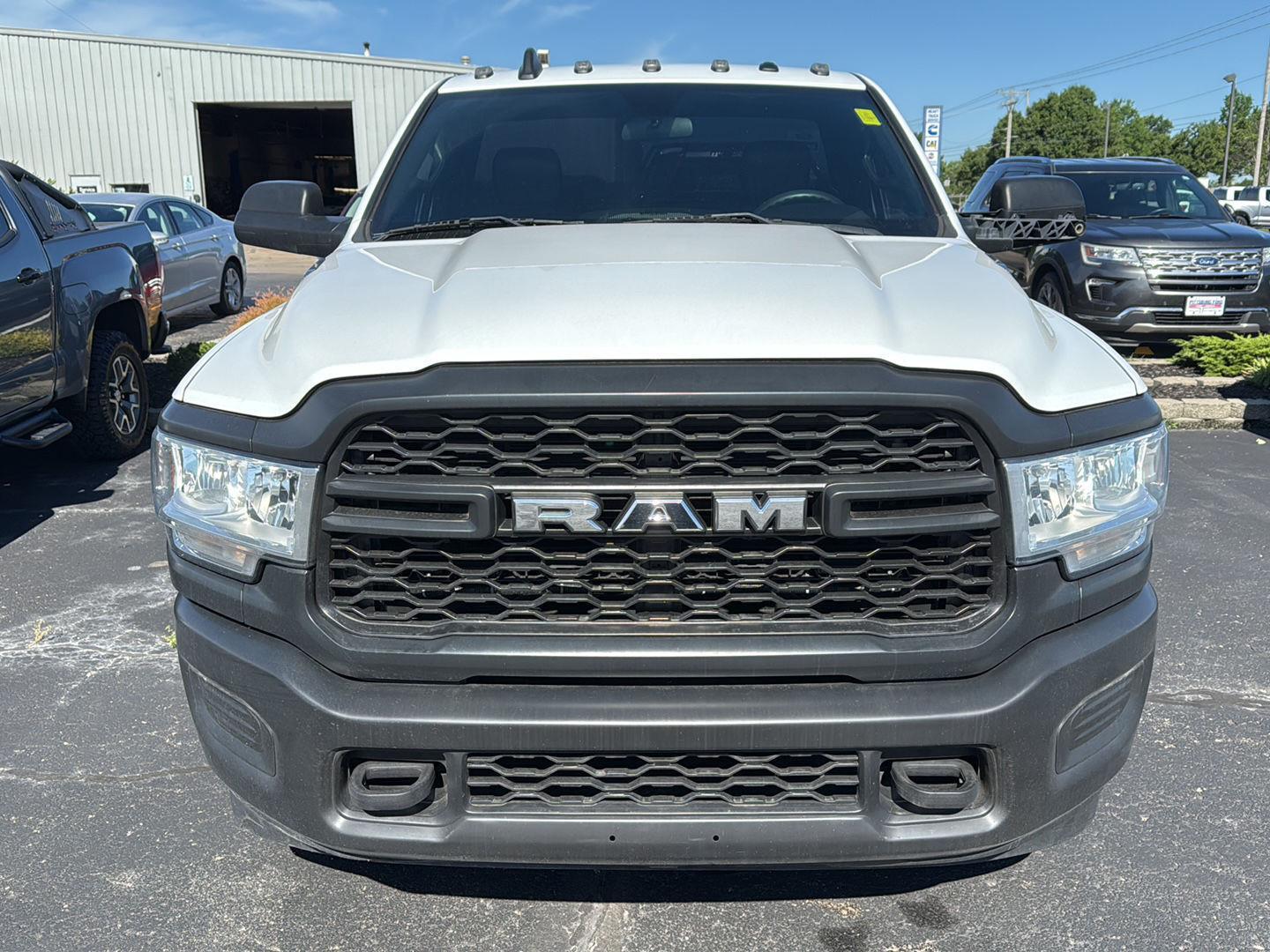 2021 Ram 3500 Tradesman photo 3