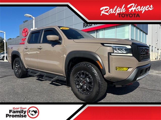 2023 Nissan Frontier PRO-4X's photo