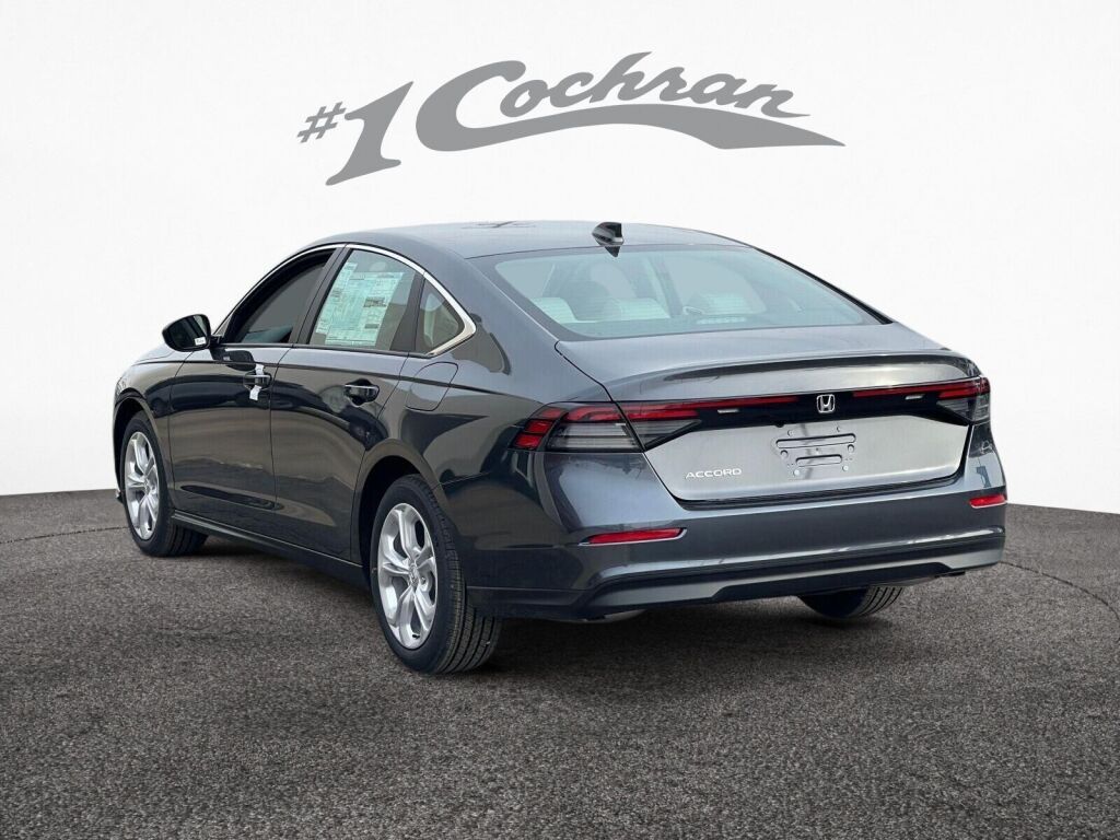 2025 Honda Accord LX photo 4
