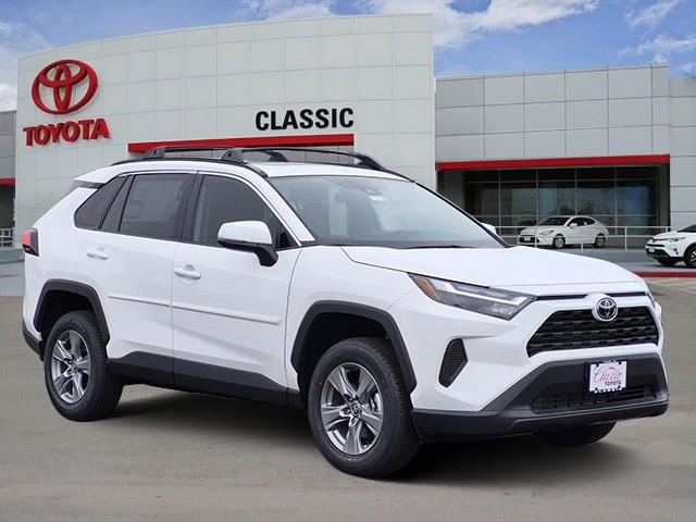 2025 Toyota RAV4 XLE's photo