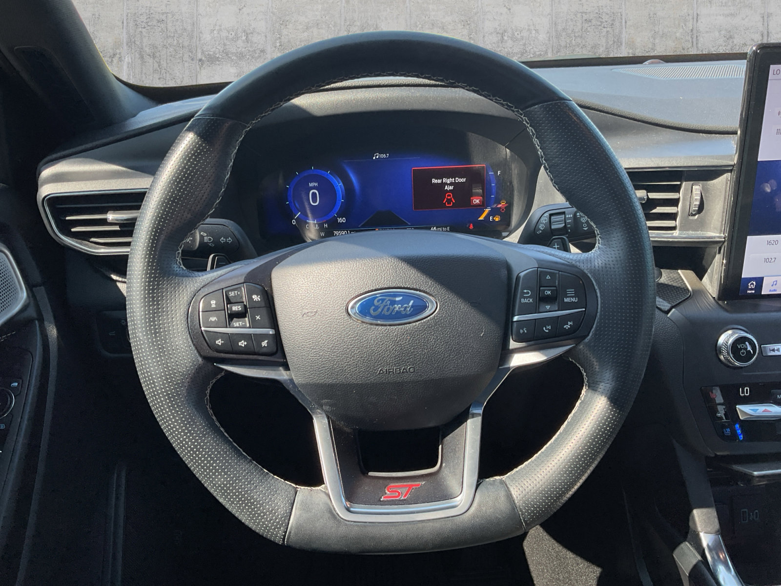 2020 Ford Explorer ST photo 17