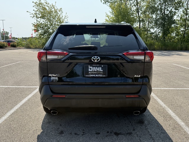 2024 Toyota RAV4 XLE photo 14