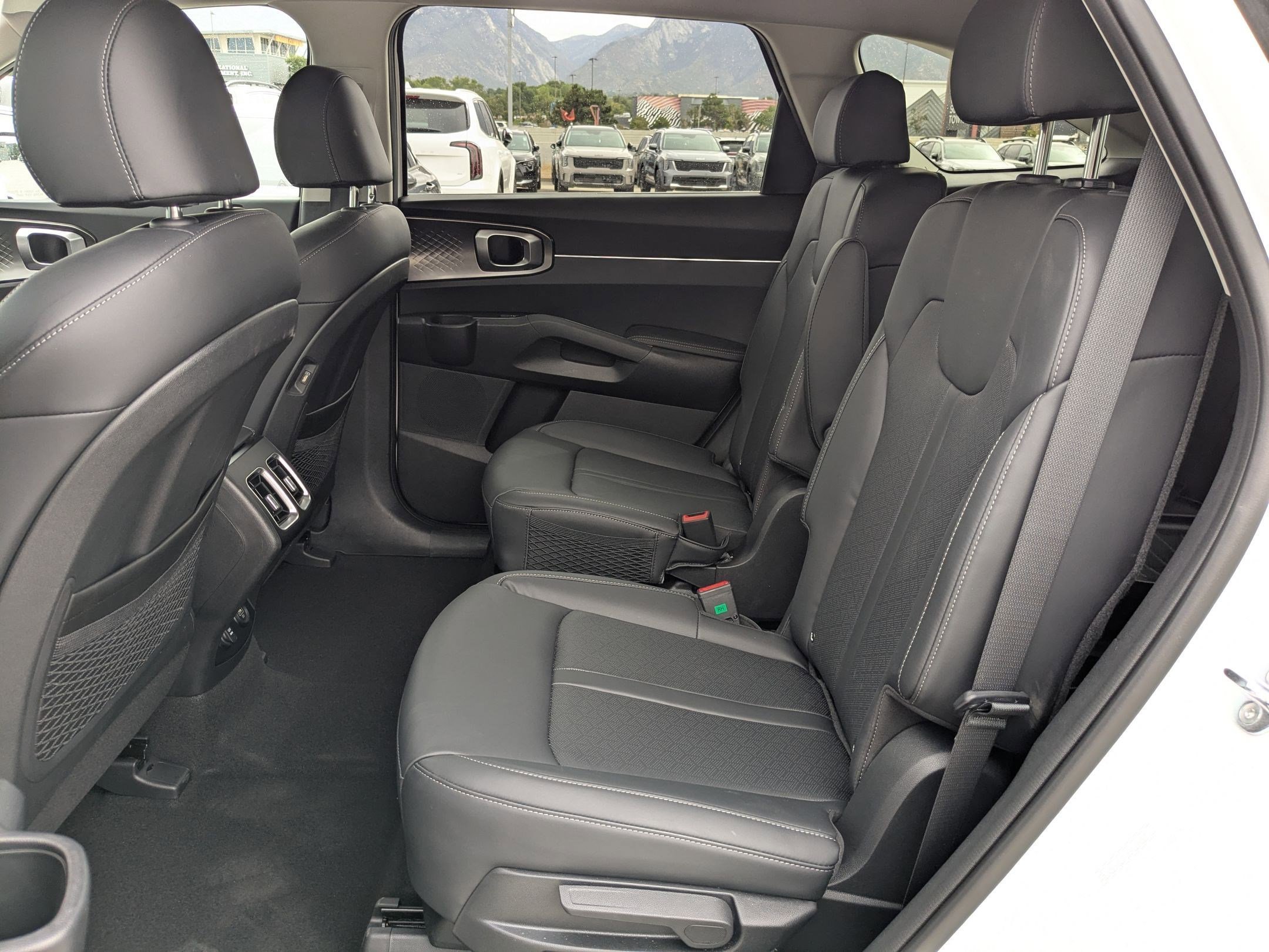 2023 Kia Sorento Hybrid EX photo 18