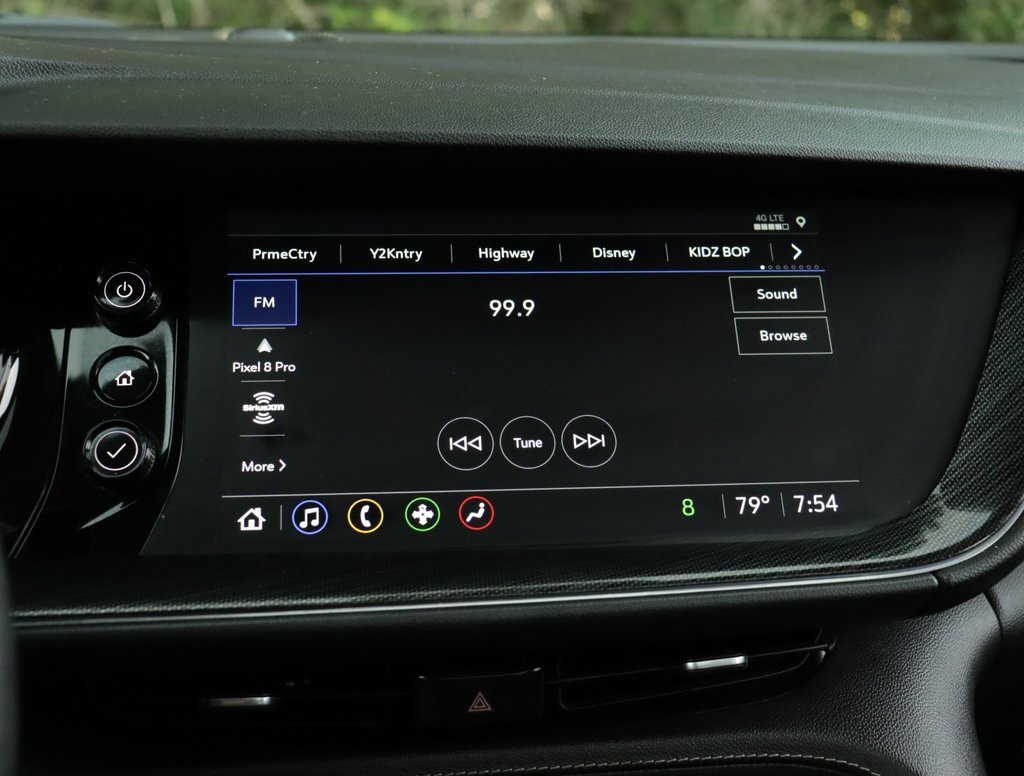 2023 Buick Envision Essence photo 8