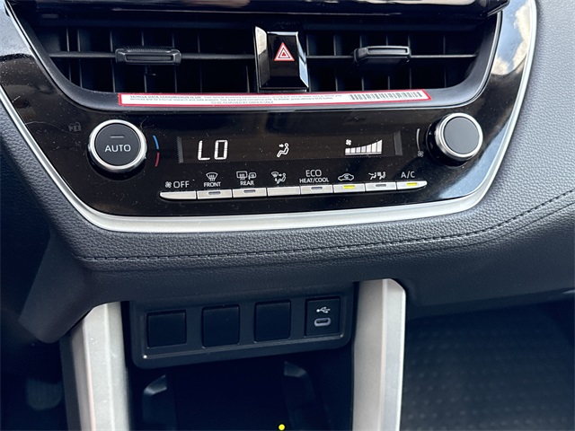 2024 Toyota Corolla Cross LE photo 25