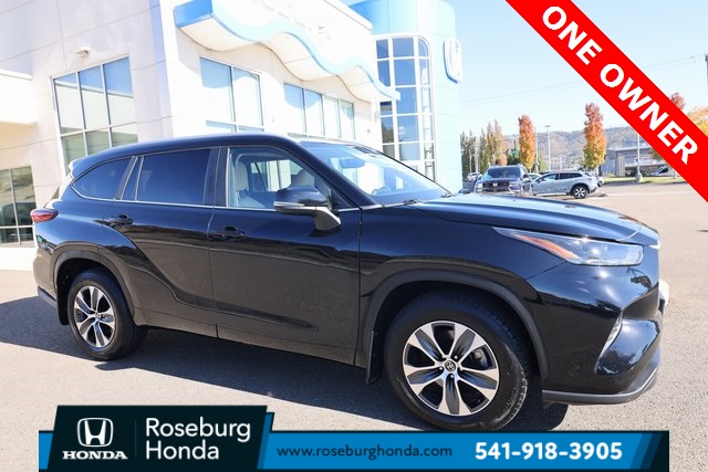 2023 Toyota Highlander XLE's photo