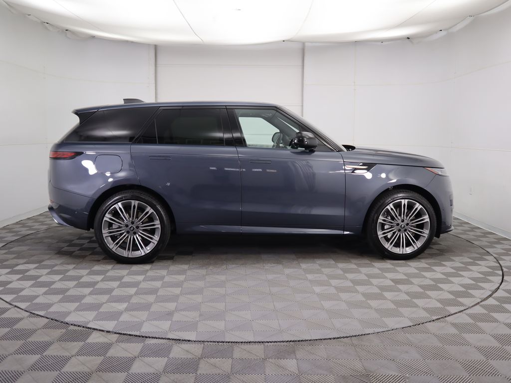 2025 Land Rover Range Rover Sport SE photo 4