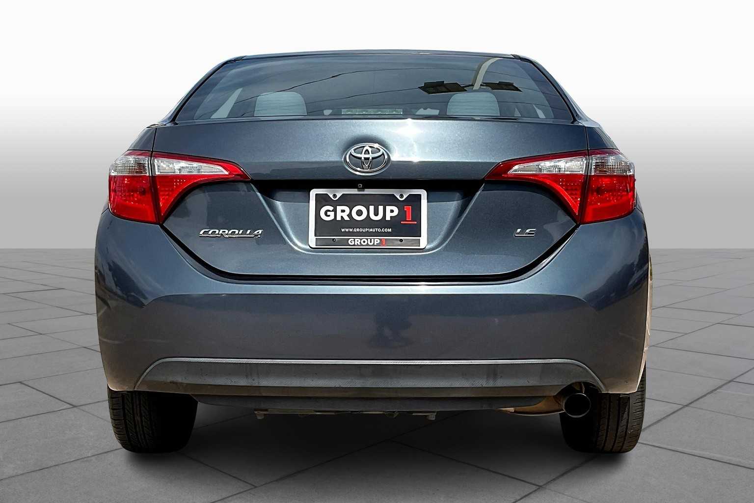 2016 Toyota Corolla LE photo 3