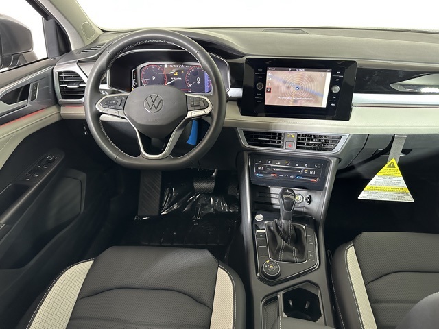 2025 Volkswagen Taos SEL photo 21
