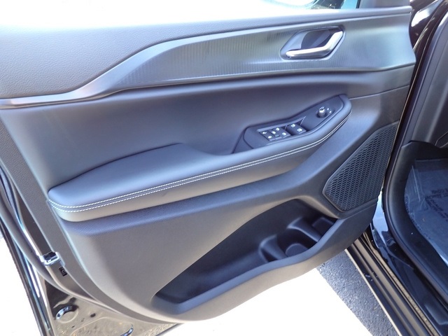 2025 Jeep Grand Cherokee Altitude photo 16
