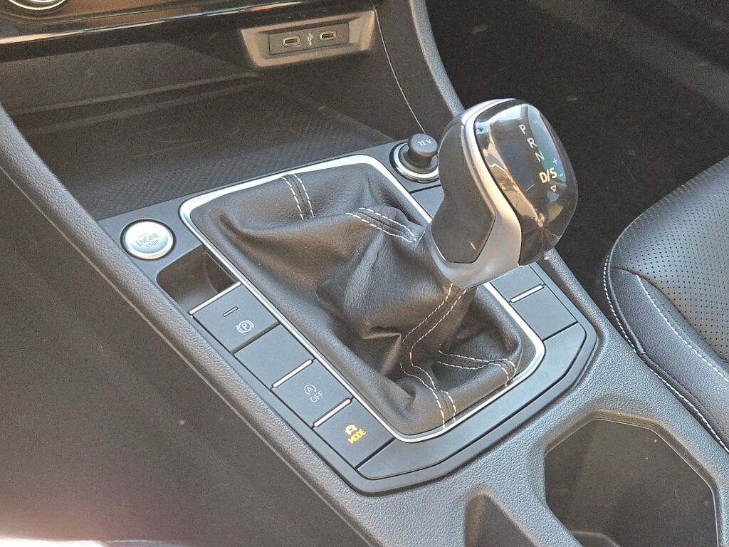 2022 Volkswagen Jetta 1.5T SEL photo 24