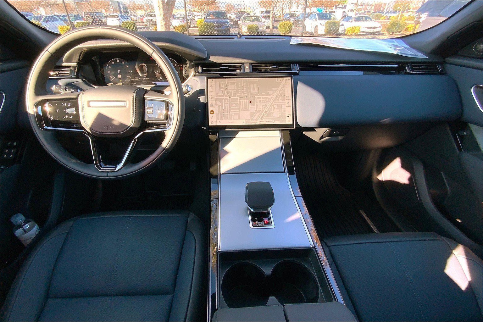 2025 Land Rover Range Rover Velar S photo 4