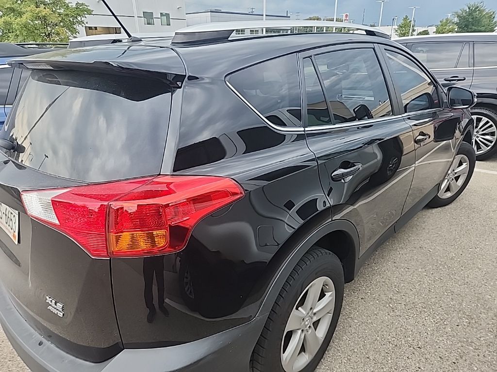 2013 Toyota RAV4 XLE photo 4