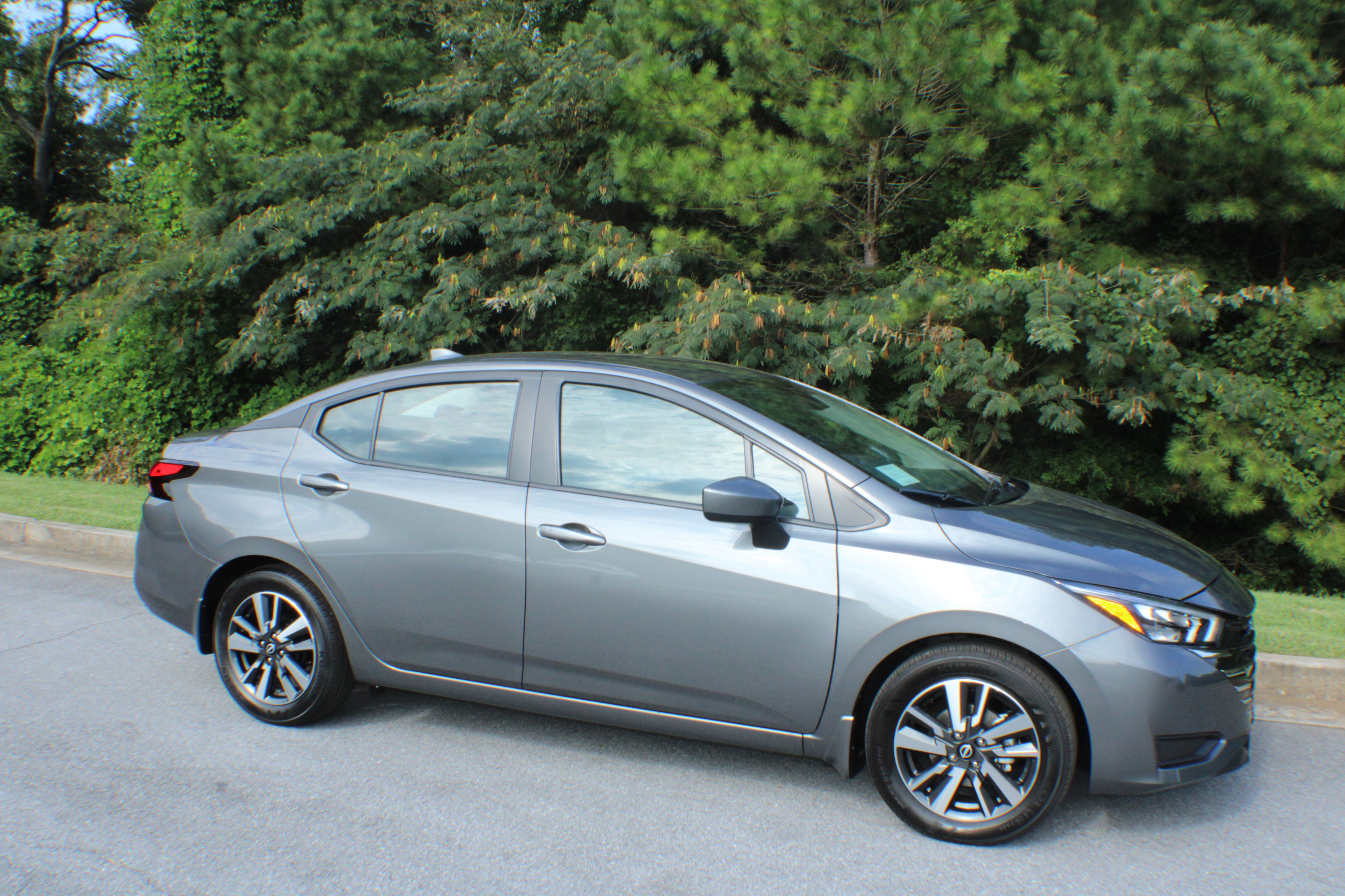 2025 Nissan Versa Sedan SV's photo