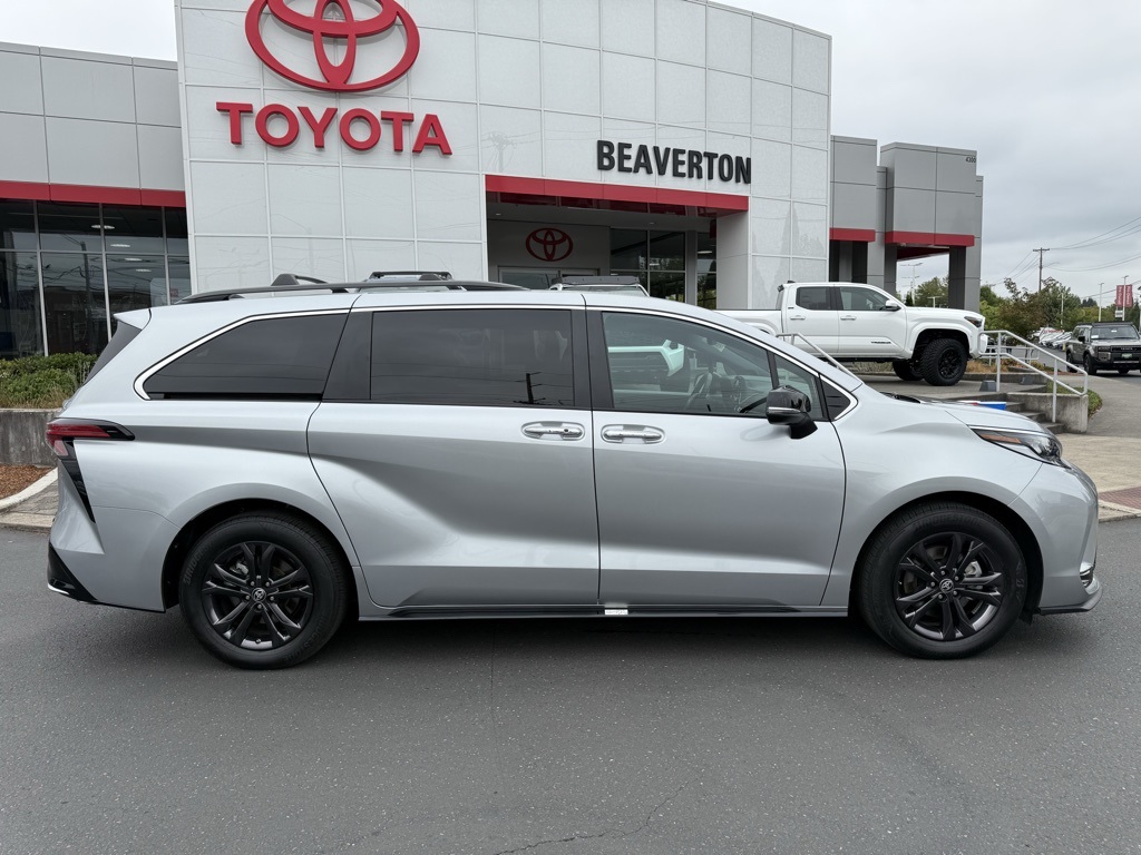 2024 Toyota Sienna XSE photo 6
