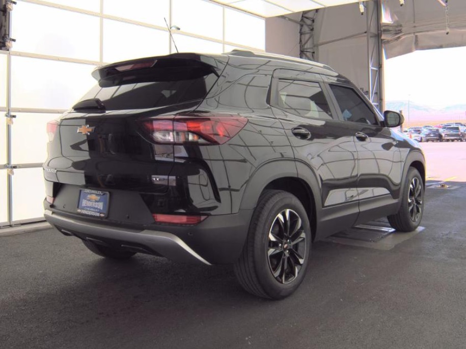 2021 Chevrolet Trailblazer LT photo 3