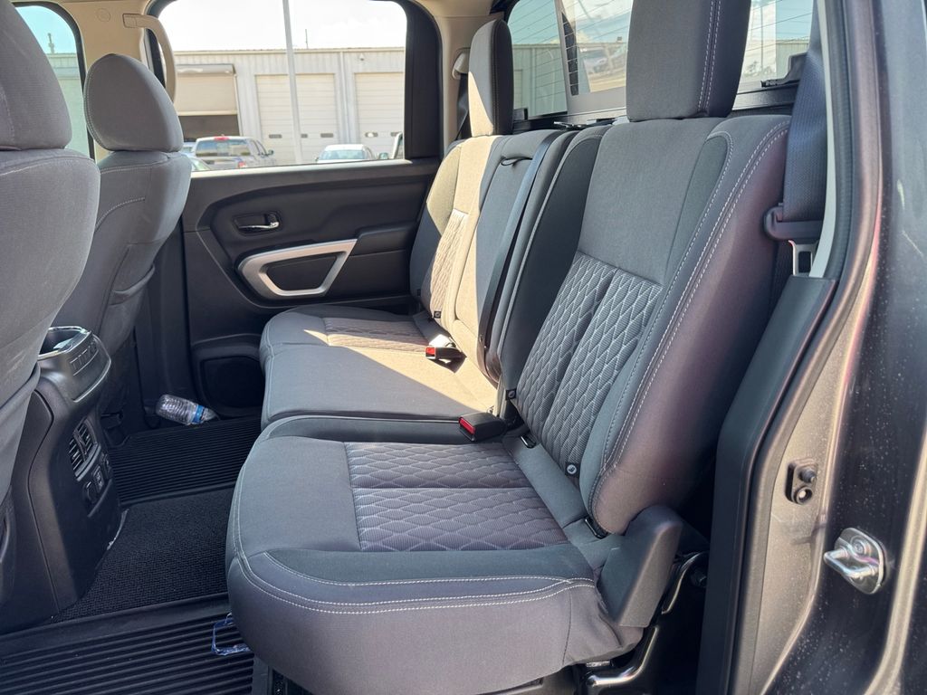 2024 Nissan Titan SV photo 19
