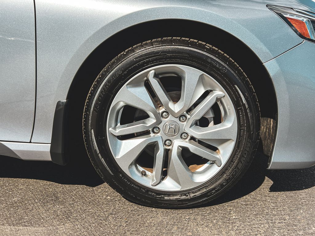 2020 Honda Accord LX photo 9