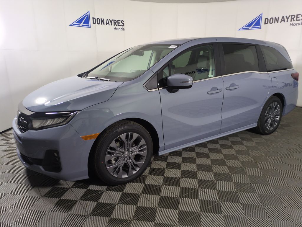 2026 Honda Odyssey Touring's photo
