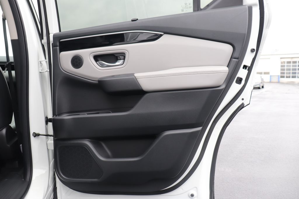 2025 Honda Pilot Touring photo 13