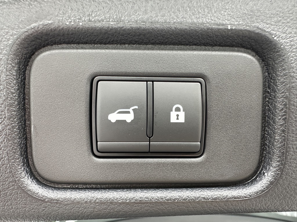 2025 Nissan Pathfinder SV photo 17