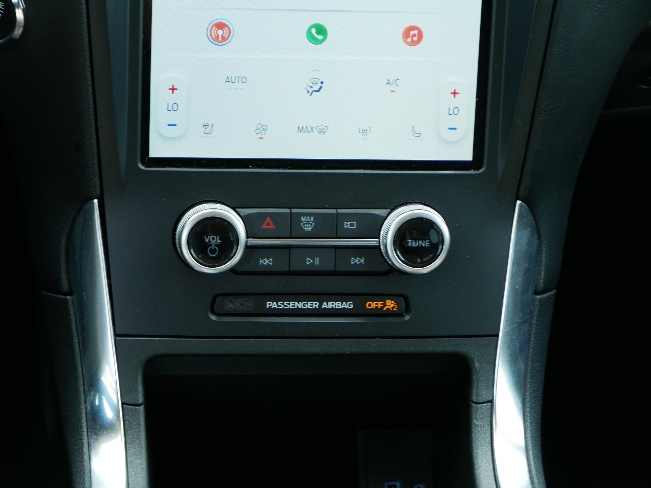 2024 Ford Edge Titanium photo 15