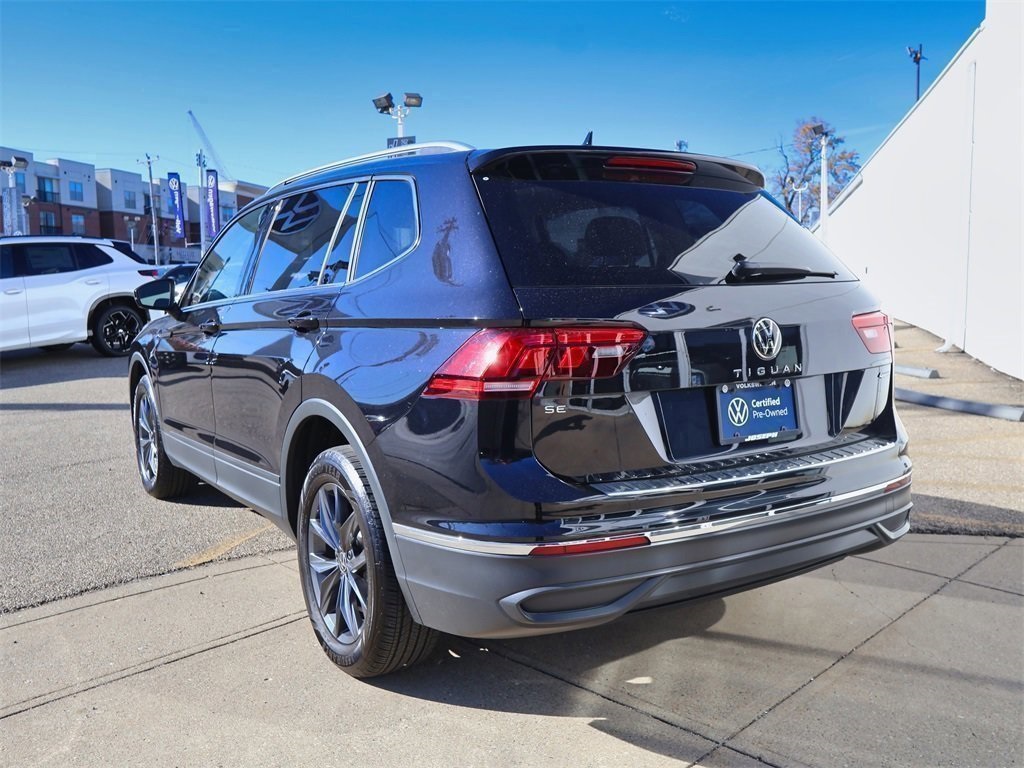 2022 Volkswagen Tiguan SE photo 2