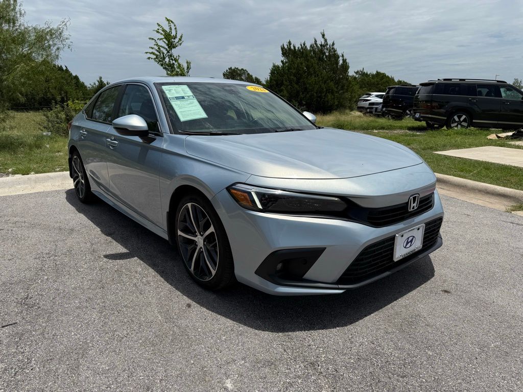 2022 Honda Civic Touring photo 3