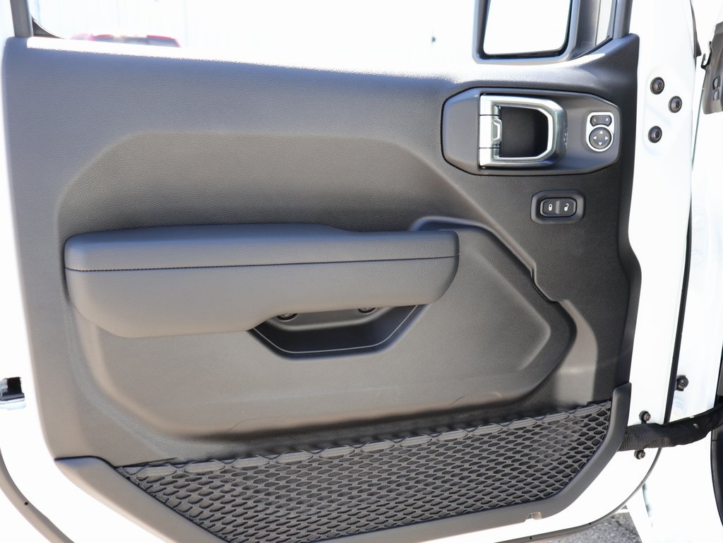 2025 Jeep Gladiator Sport S photo 18