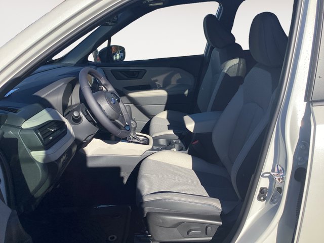 2025 Subaru Forester Premium photo 4