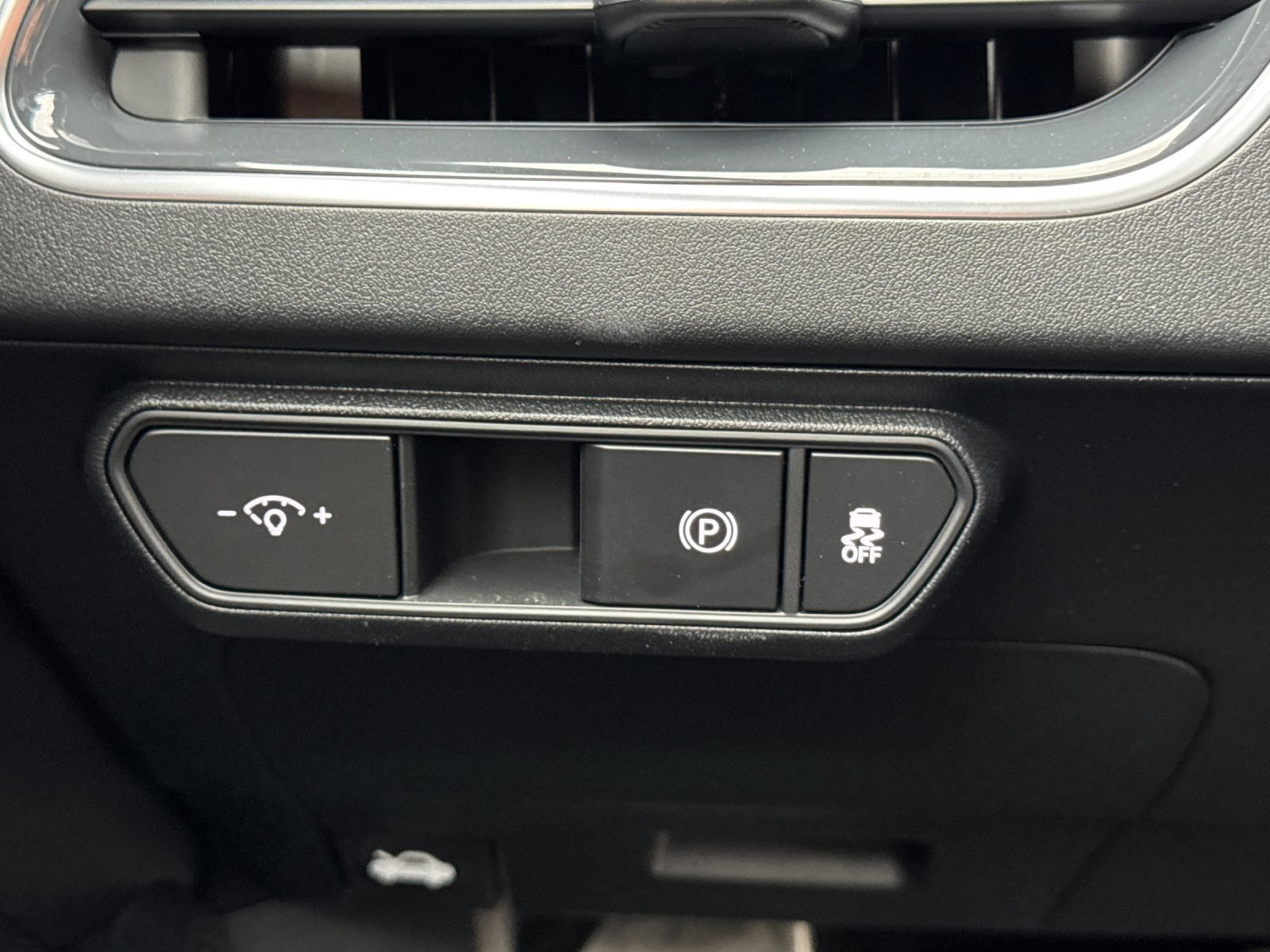 2025 Kia K4 GT-Line Turbo photo 28