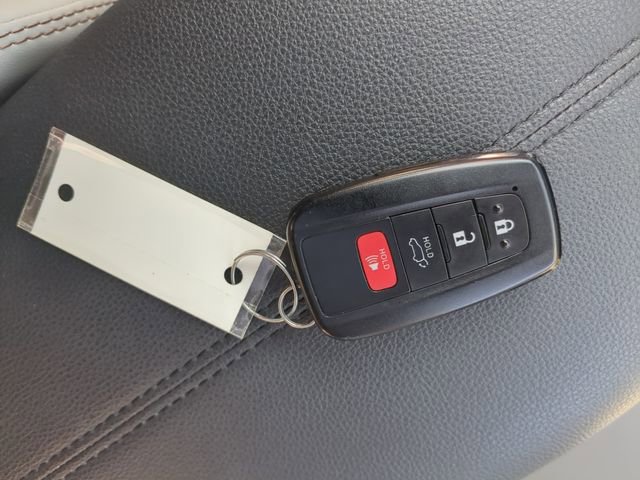 2023 Toyota RAV4 Hybrid XLE Premium photo 25