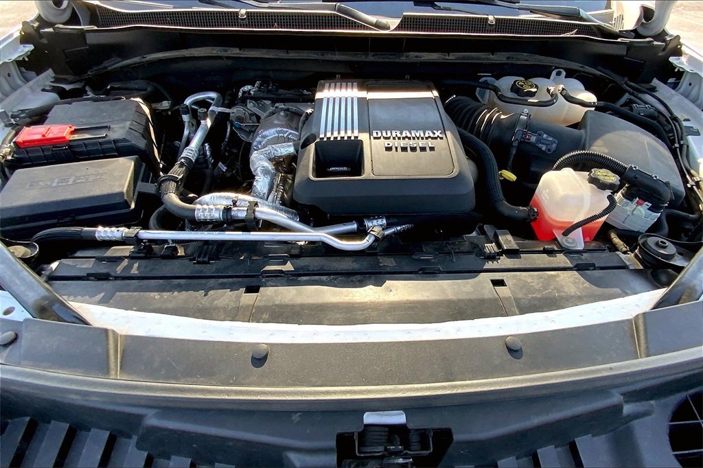 2023 Chevrolet Suburban High Country photo 9