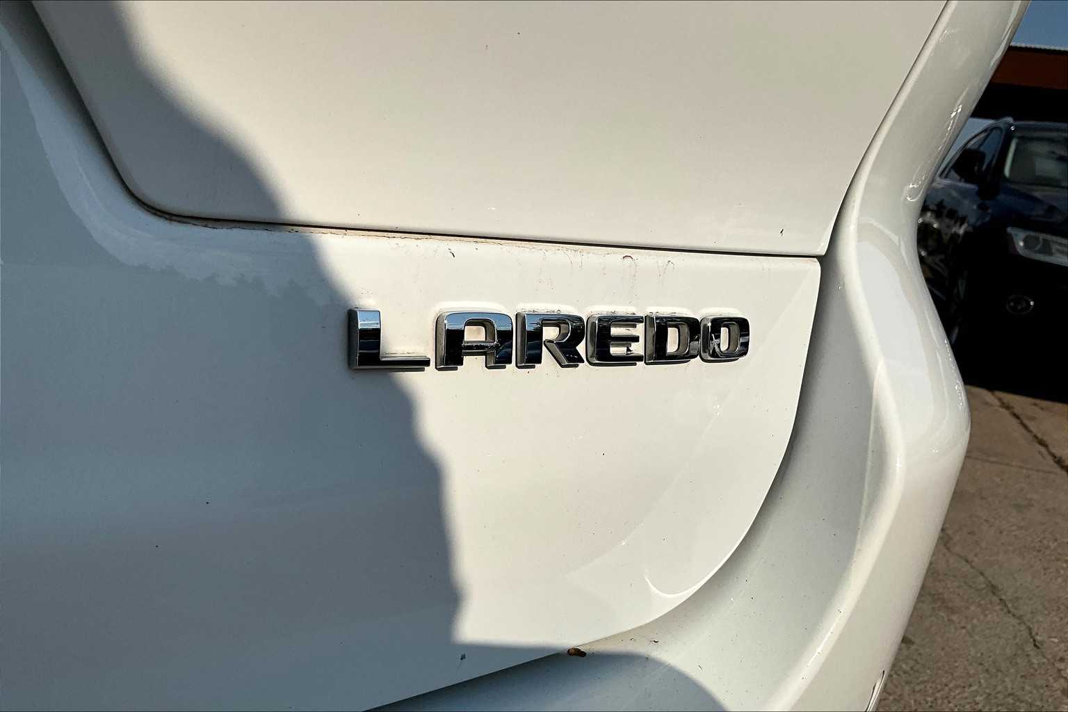 2023 Jeep Grand Cherokee Laredo Altitude photo 9