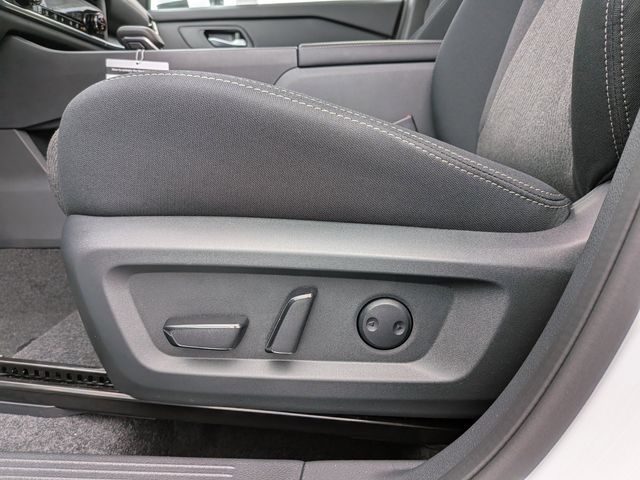 2026 Nissan Rogue SV photo 12