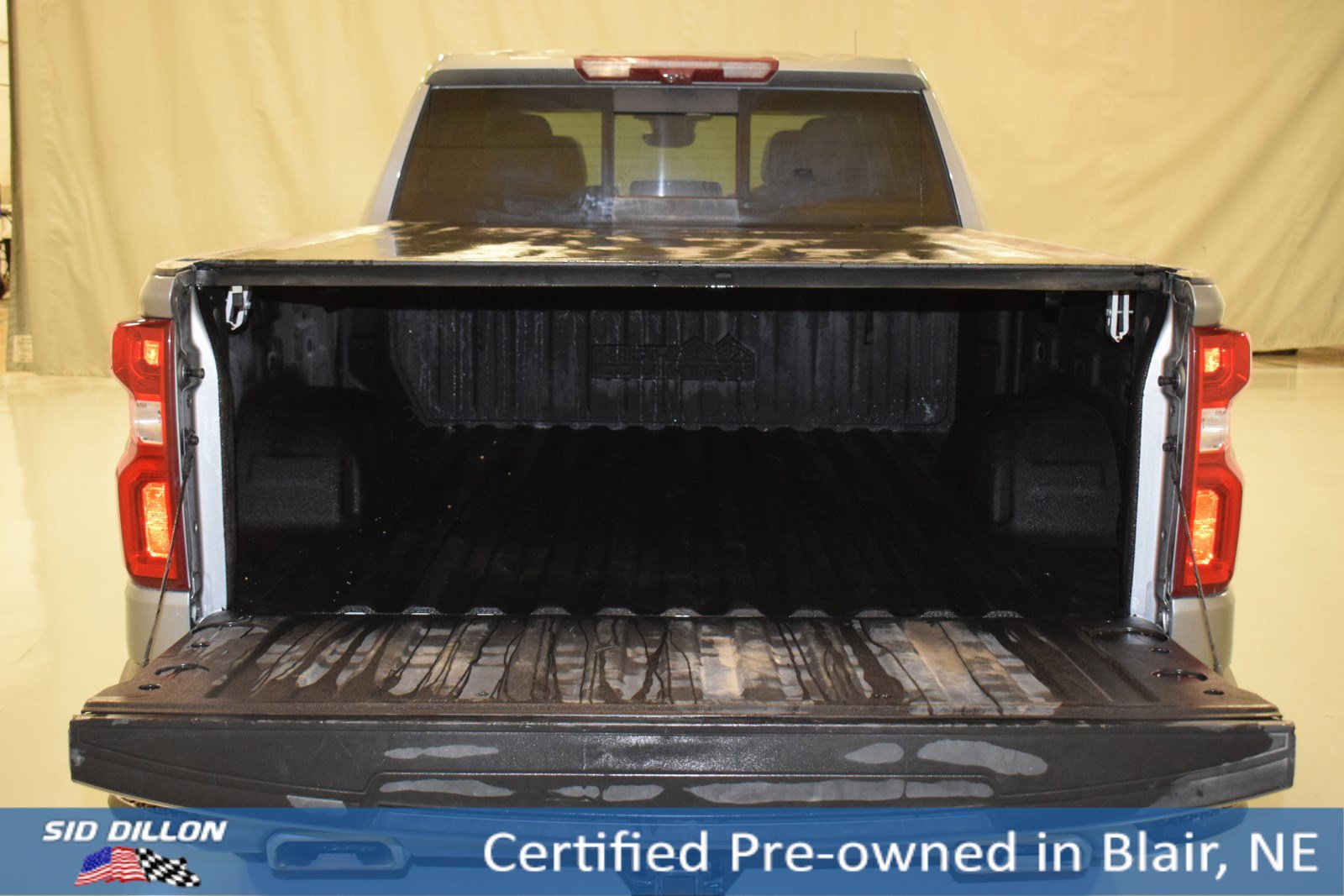 2023 Chevrolet Silverado 1500 High Country photo 8